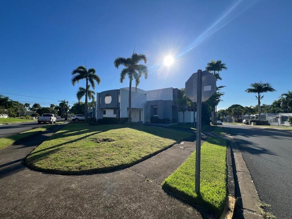 En Venta: $1,175,000 (5 camas, 5 baños, 4970 Pies cuadrados)