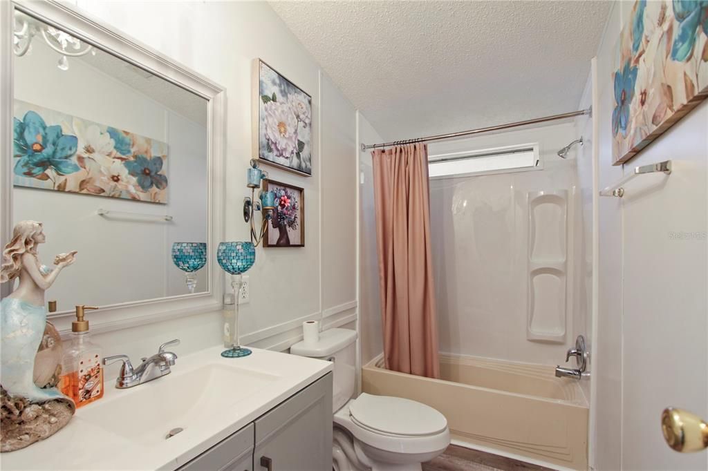 Active With Contract: $438,000 (4 beds, 2 baths, 1782 Square Feet)