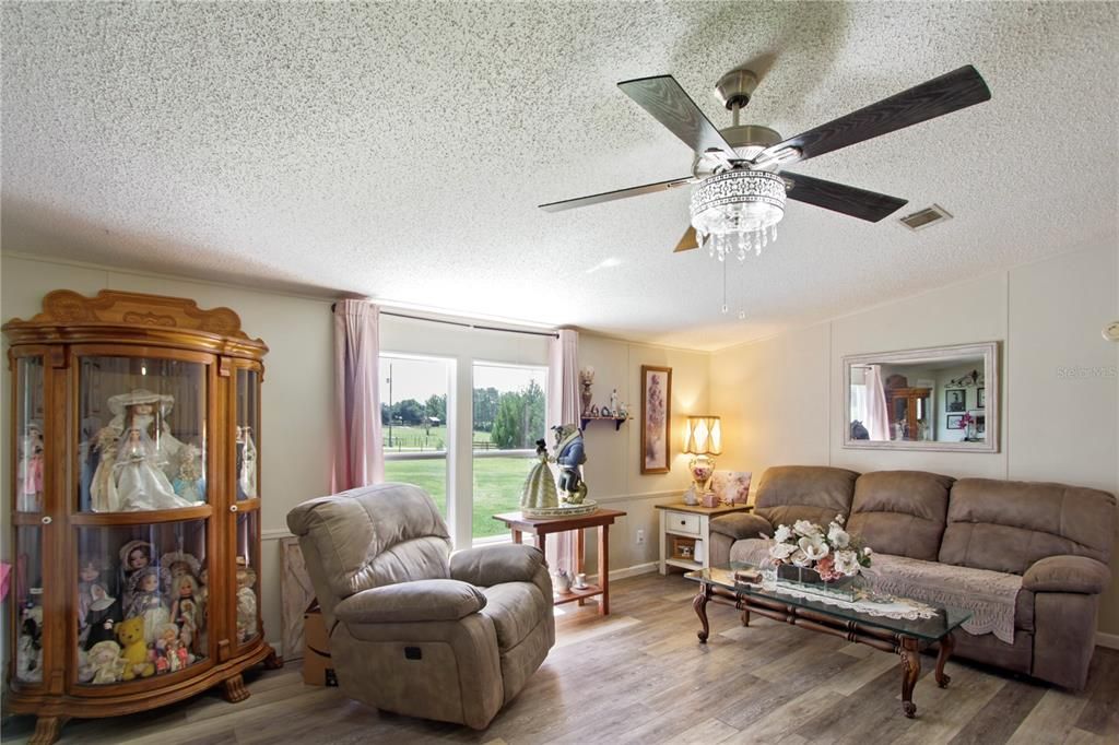 Active With Contract: $438,000 (4 beds, 2 baths, 1782 Square Feet)