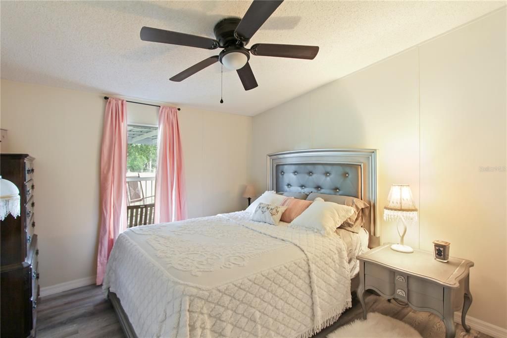 Active With Contract: $438,000 (4 beds, 2 baths, 1782 Square Feet)