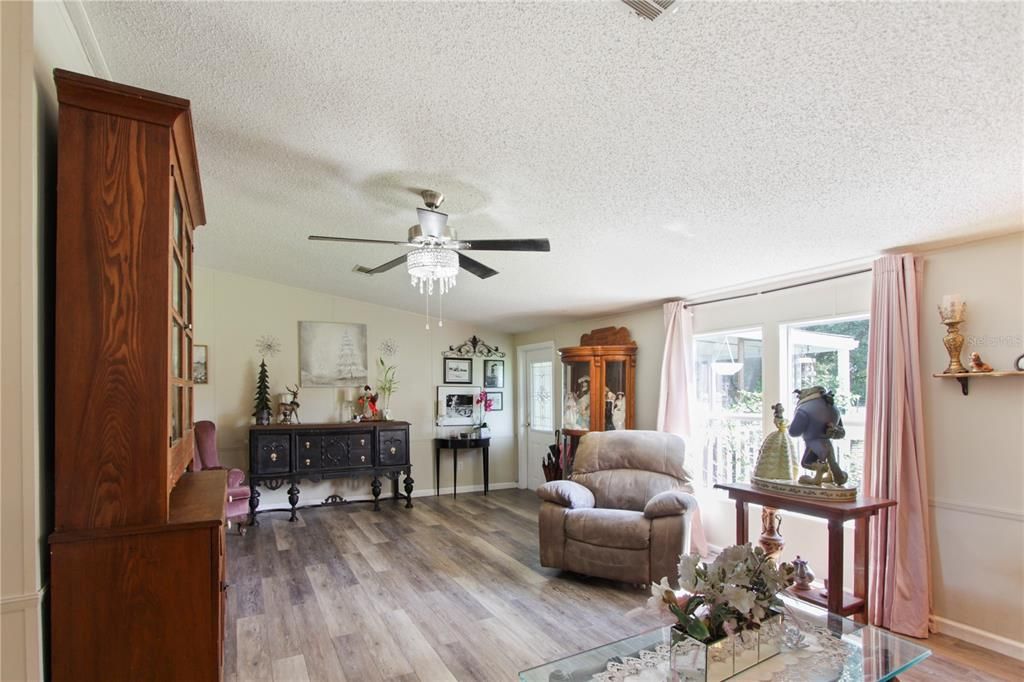 Active With Contract: $438,000 (4 beds, 2 baths, 1782 Square Feet)