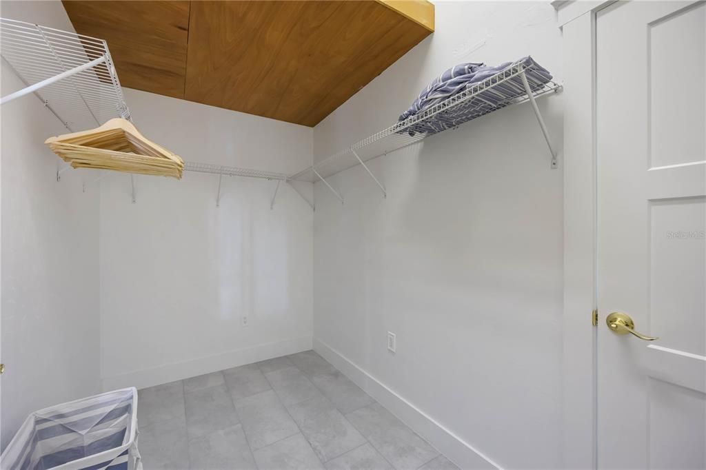 For Rent: $3,500 (3 beds, 2 baths, 3196 Square Feet)