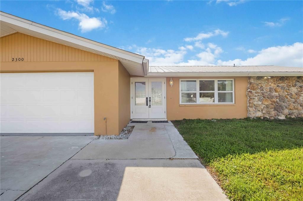 For Rent: $3,500 (3 beds, 2 baths, 3196 Square Feet)