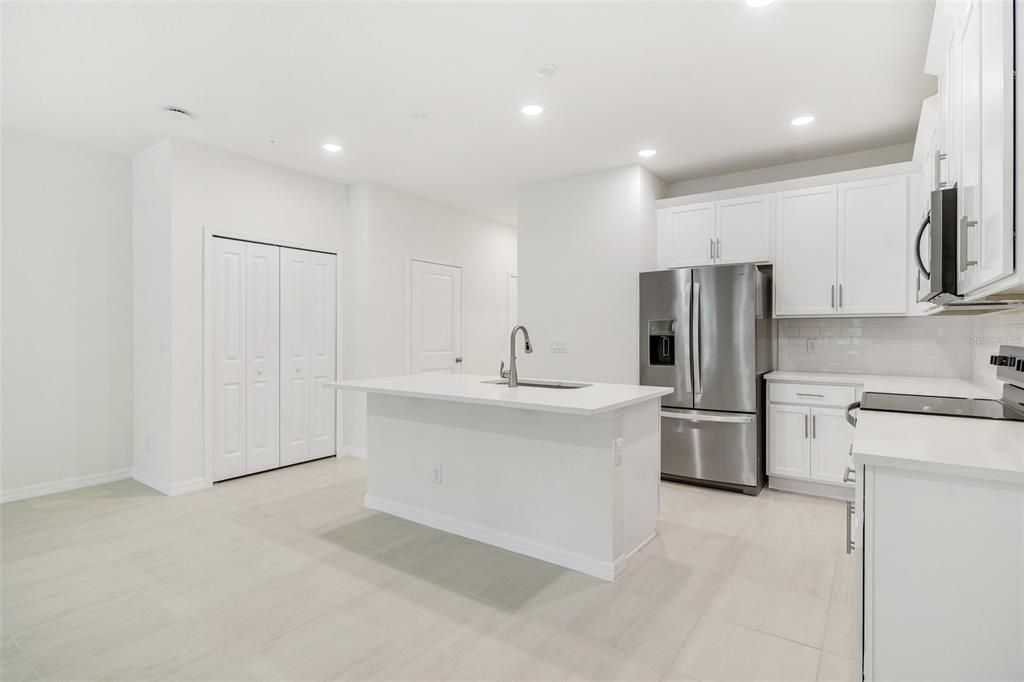 На продажу: $407,990 (3 спален, 2 ванн, 1535 Квадратных фут)