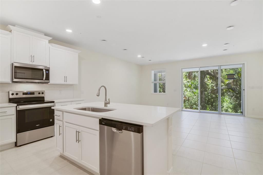 На продажу: $407,990 (3 спален, 2 ванн, 1535 Квадратных фут)