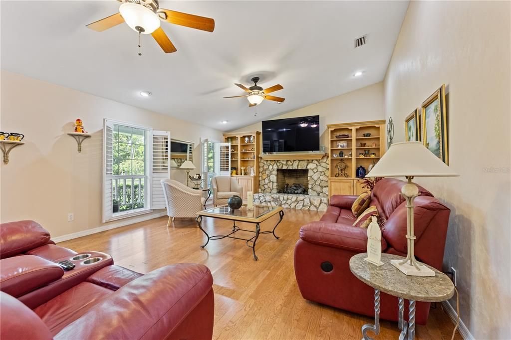 For Sale: $737,000 (3 beds, 2 baths, 2434 Square Feet)