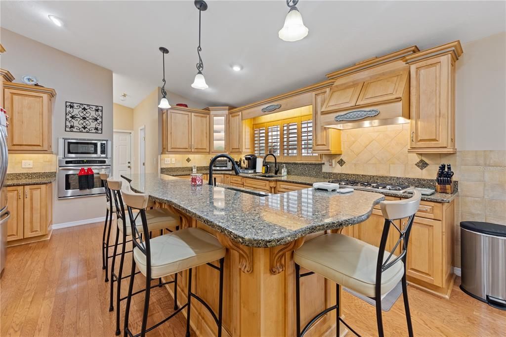 For Sale: $737,000 (3 beds, 2 baths, 2434 Square Feet)