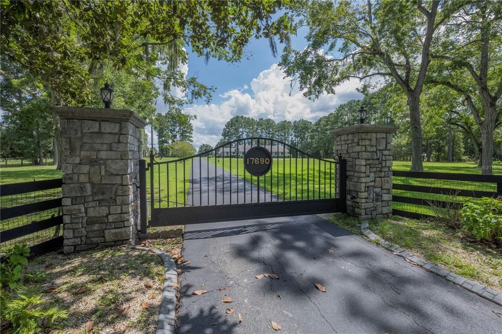 For Sale: $737,000 (3 beds, 2 baths, 2434 Square Feet)