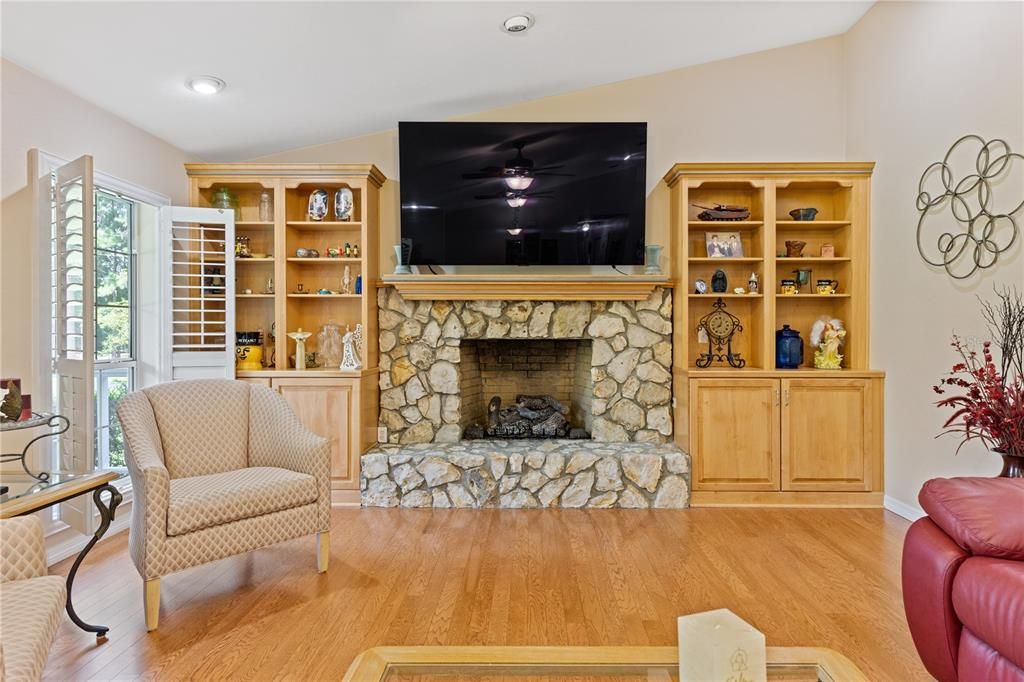 For Sale: $737,000 (3 beds, 2 baths, 2434 Square Feet)