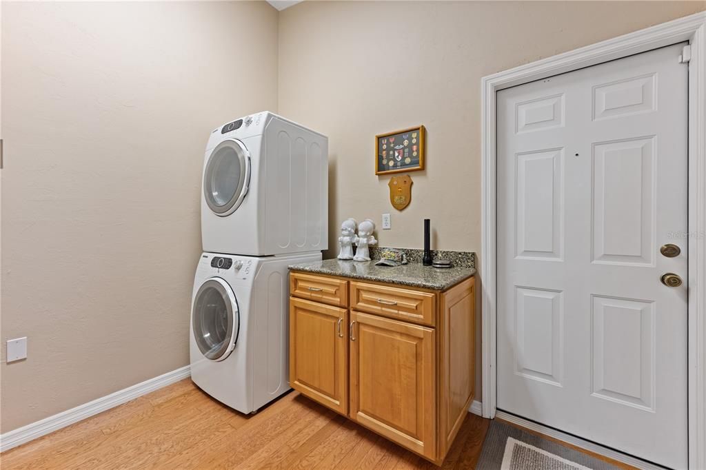 For Sale: $737,000 (3 beds, 2 baths, 2434 Square Feet)