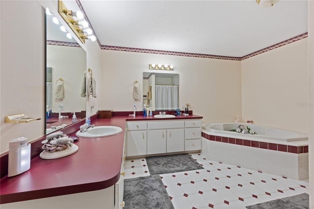 For Sale: $737,000 (3 beds, 2 baths, 2434 Square Feet)