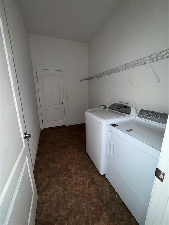 Active With Contract: $389,900 (5 beds, 3 baths, 2901 Square Feet)