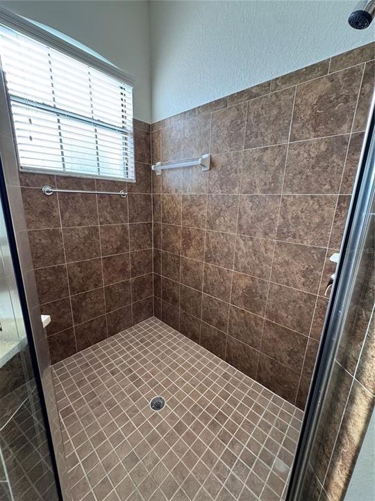 Active With Contract: $389,900 (5 beds, 3 baths, 2901 Square Feet)