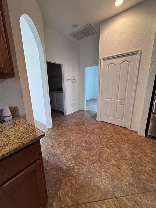 Active With Contract: $389,900 (5 beds, 3 baths, 2901 Square Feet)