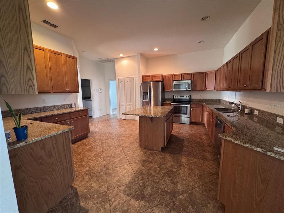 Active With Contract: $389,900 (5 beds, 3 baths, 2901 Square Feet)