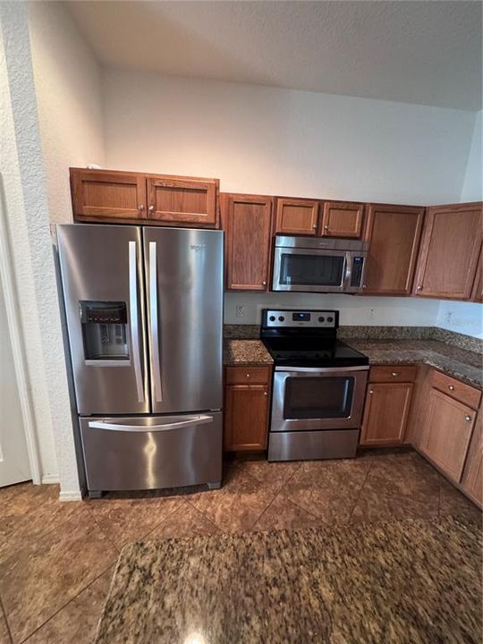 Active With Contract: $389,900 (5 beds, 3 baths, 2901 Square Feet)