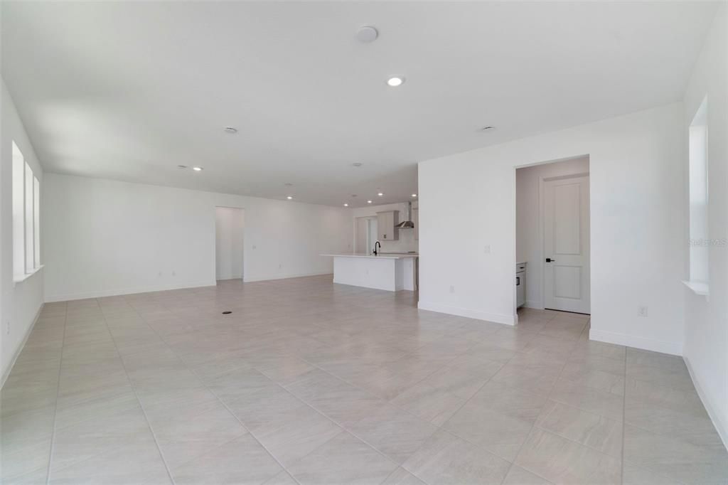 На продажу: $639,990 (4 спален, 3 ванн, 2792 Квадратных фут)