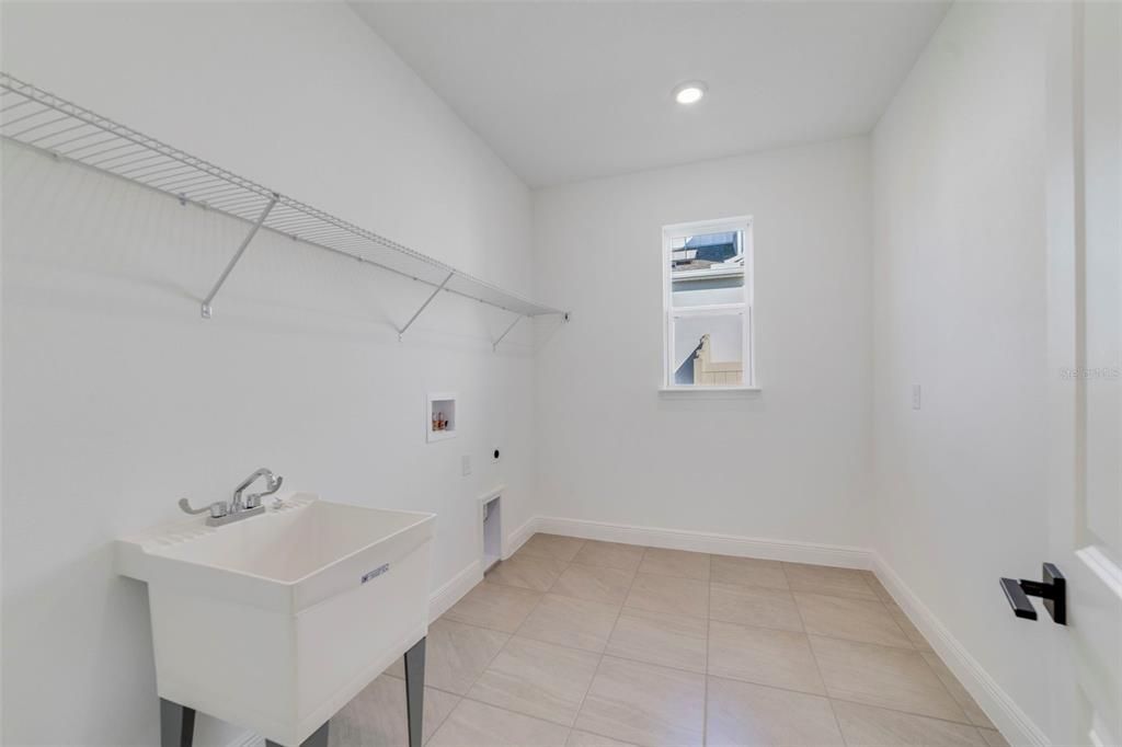 На продажу: $639,990 (4 спален, 3 ванн, 2792 Квадратных фут)