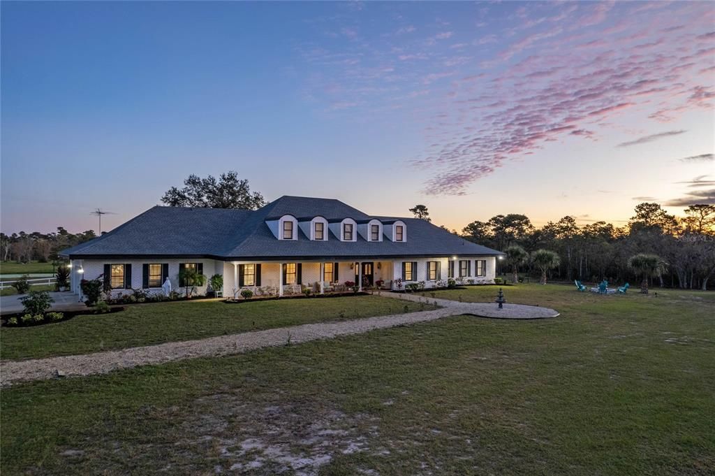 出租: $18,000 (5 贝兹, 4 浴室, 5737 平方英尺)