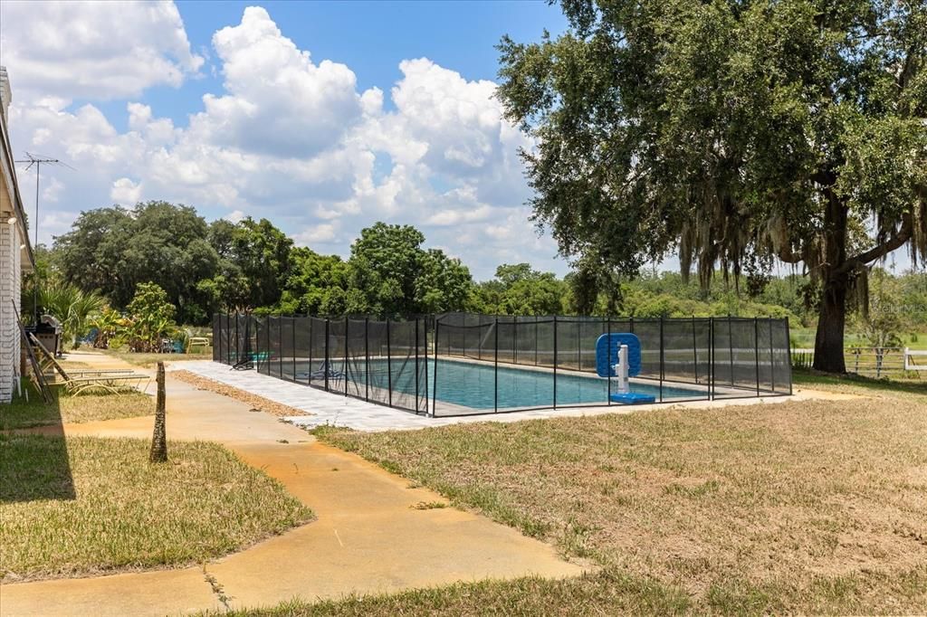 出租: $18,000 (5 贝兹, 4 浴室, 5737 平方英尺)