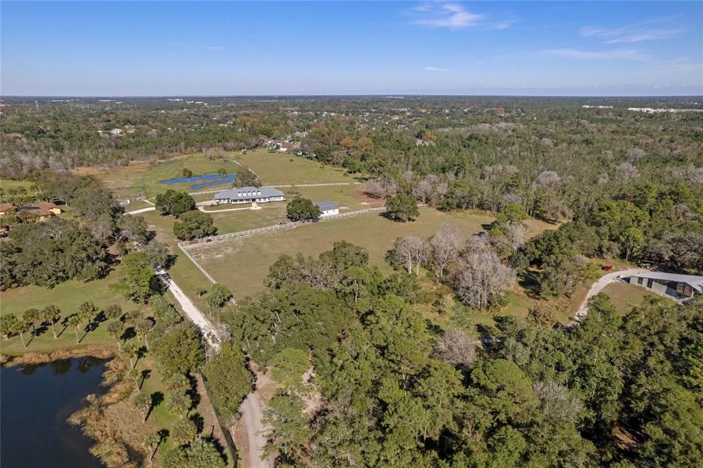 出租: $18,000 (5 贝兹, 4 浴室, 5737 平方英尺)