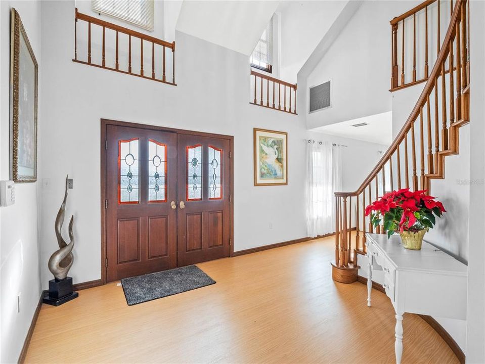 出租: $18,000 (5 贝兹, 4 浴室, 5737 平方英尺)