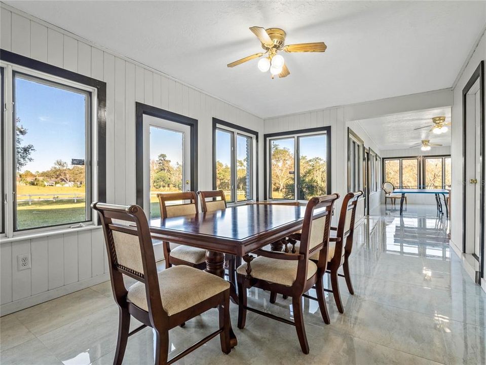 出租: $18,000 (5 贝兹, 4 浴室, 5737 平方英尺)