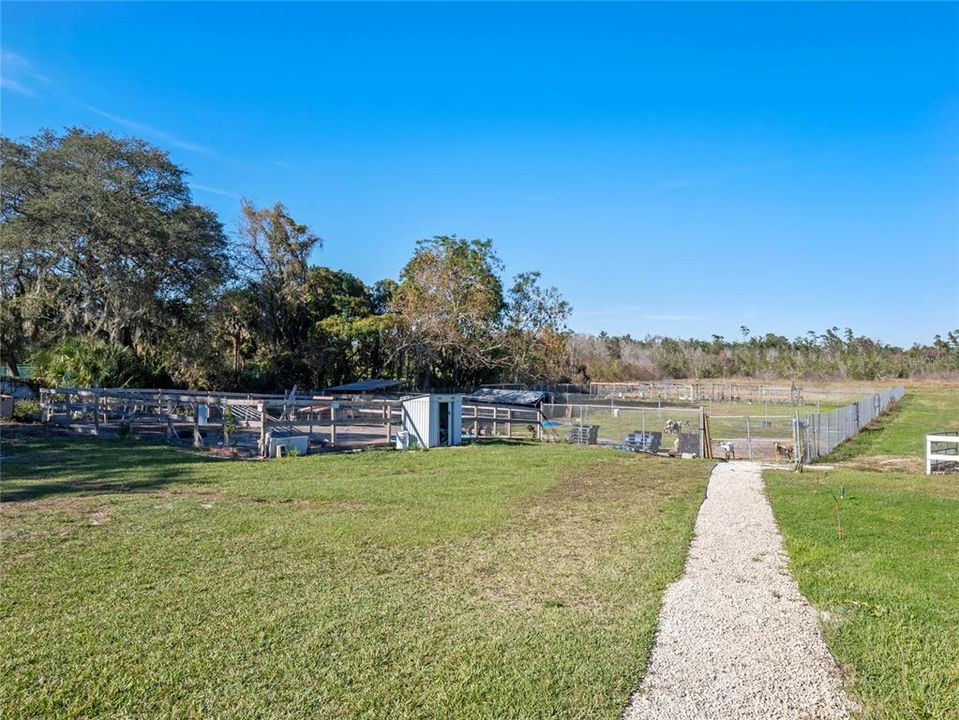 出租: $18,000 (5 贝兹, 4 浴室, 5737 平方英尺)