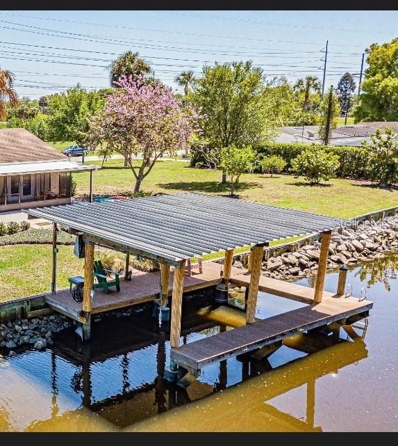 На продажу: $229,000 (0.19 acres)