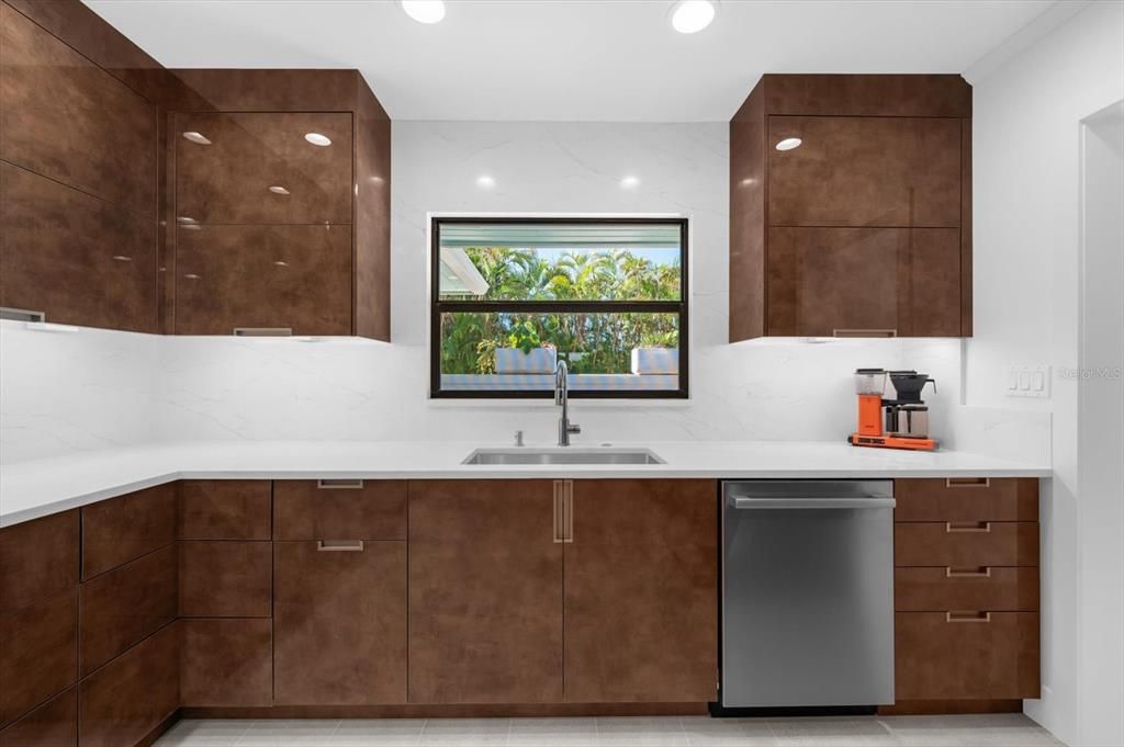 For Sale: $4,500,000 (4 beds, 4 baths, 3500 Square Feet)