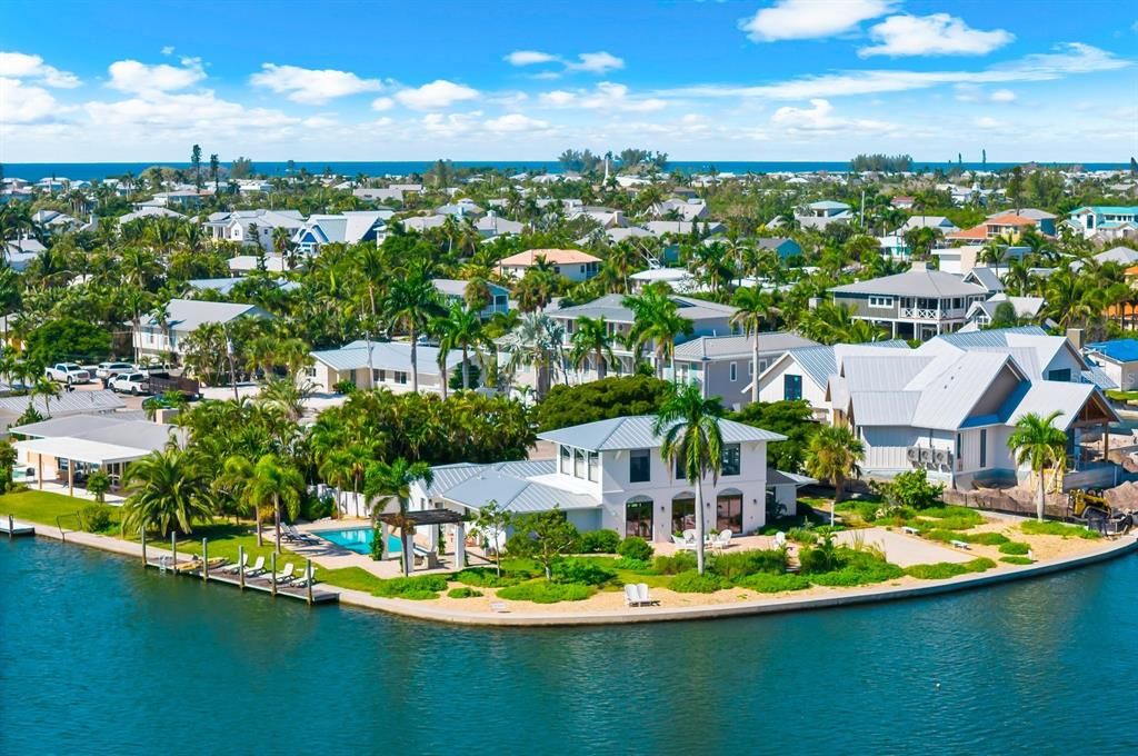 For Sale: $4,500,000 (4 beds, 4 baths, 3500 Square Feet)