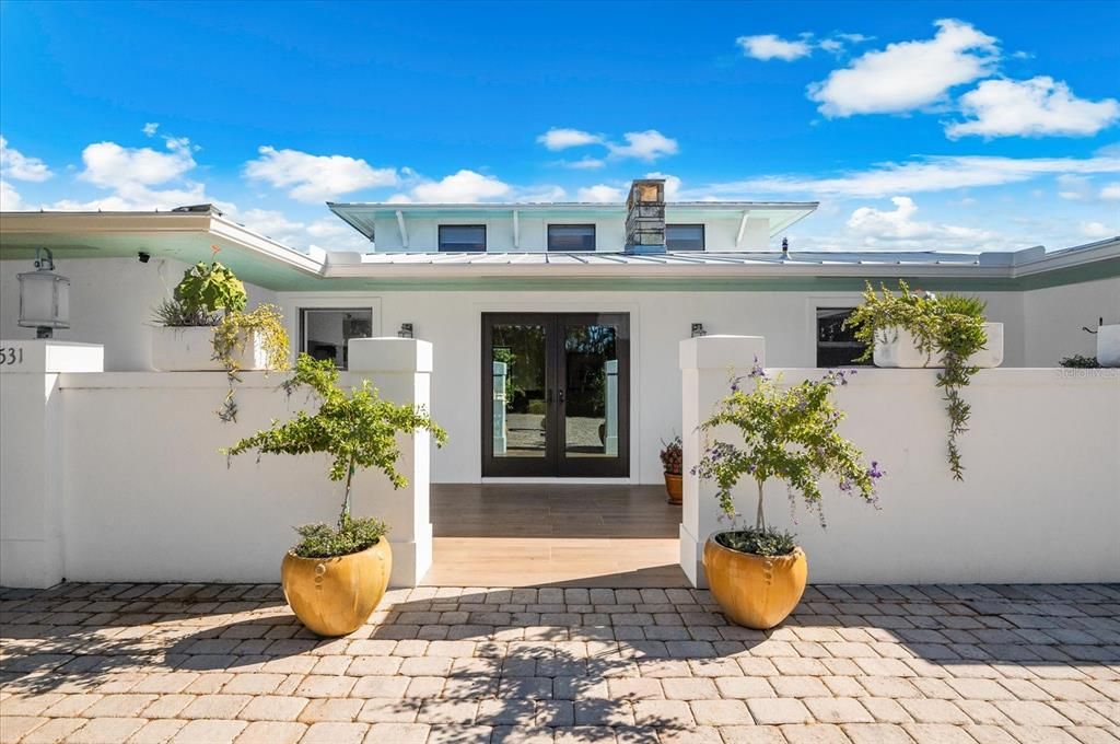 For Sale: $4,500,000 (4 beds, 4 baths, 3500 Square Feet)