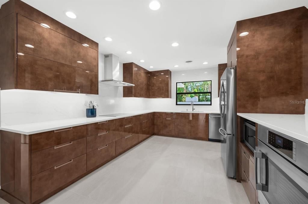 For Sale: $4,500,000 (4 beds, 4 baths, 3500 Square Feet)