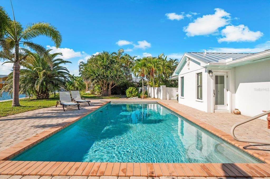 For Sale: $4,500,000 (4 beds, 4 baths, 3500 Square Feet)