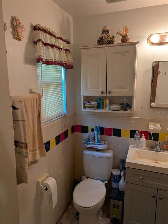 На продажу: $219,900 (3 спален, 2 ванн, 1748 Квадратных фут)