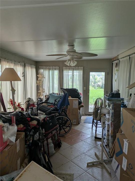 На продажу: $219,900 (3 спален, 2 ванн, 1748 Квадратных фут)