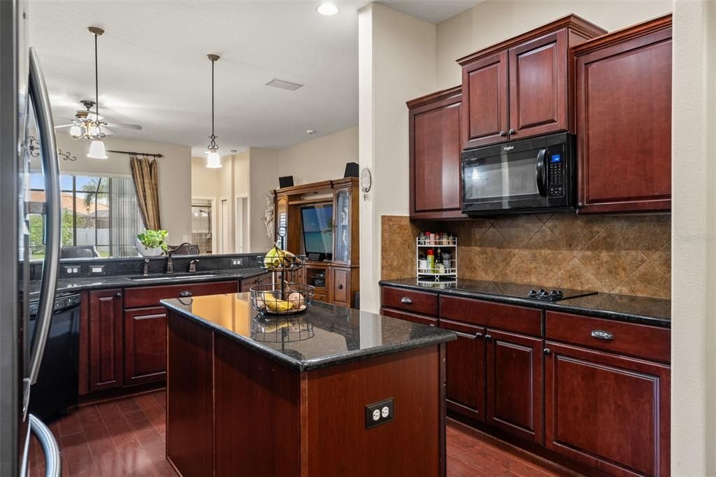 Active With Contract: $654,300 (4 beds, 3 baths, 2665 Square Feet)