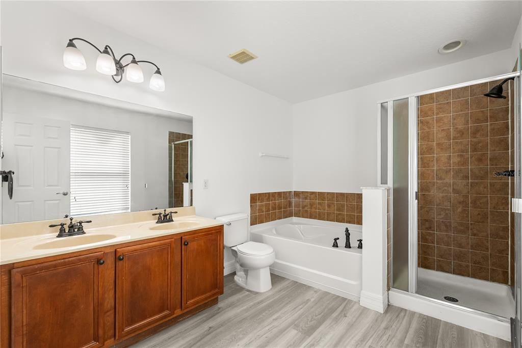 For Rent: $3,250 (5 beds, 4 baths, 3460 Square Feet)