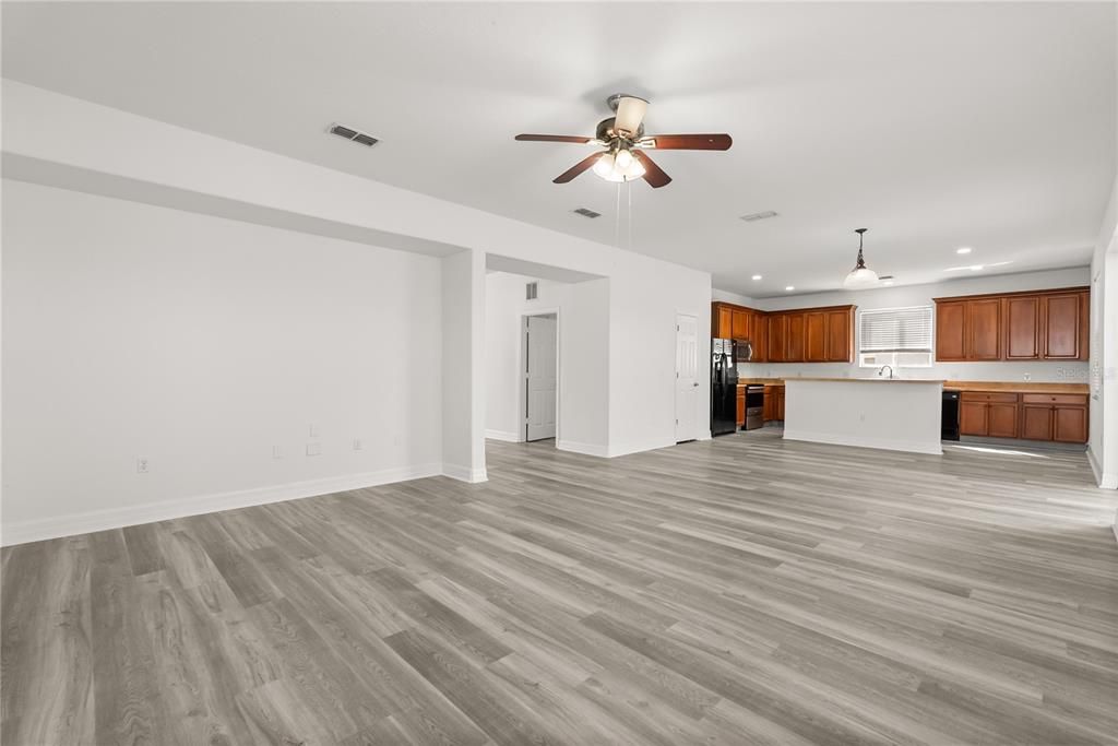 For Rent: $3,250 (5 beds, 4 baths, 3460 Square Feet)