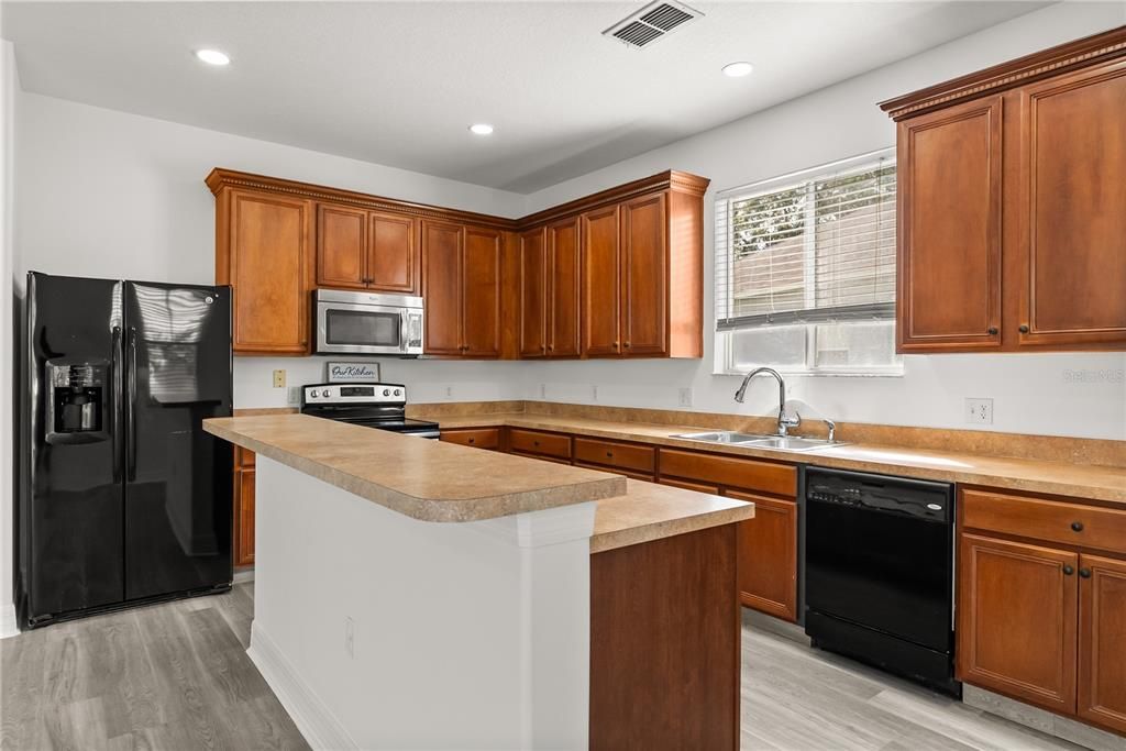 For Rent: $3,250 (5 beds, 4 baths, 3460 Square Feet)