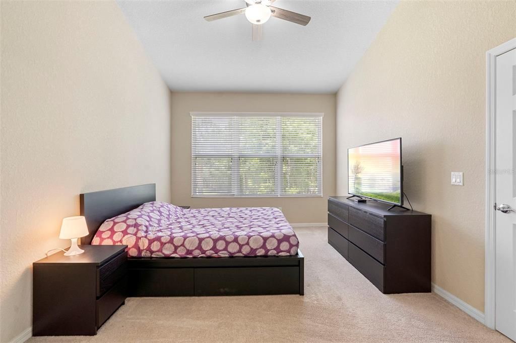 Под контрактом: $229,000 (2 спален, 2 ванн, 1826 Квадратных фут)