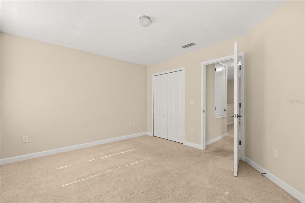 合同活跃: $2,750 (3 贝兹, 2 浴室, 2203 平方英尺)