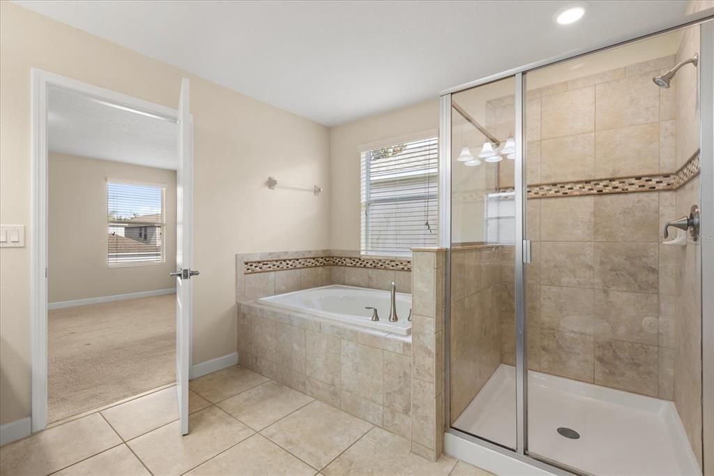 合同活跃: $2,750 (3 贝兹, 2 浴室, 2203 平方英尺)