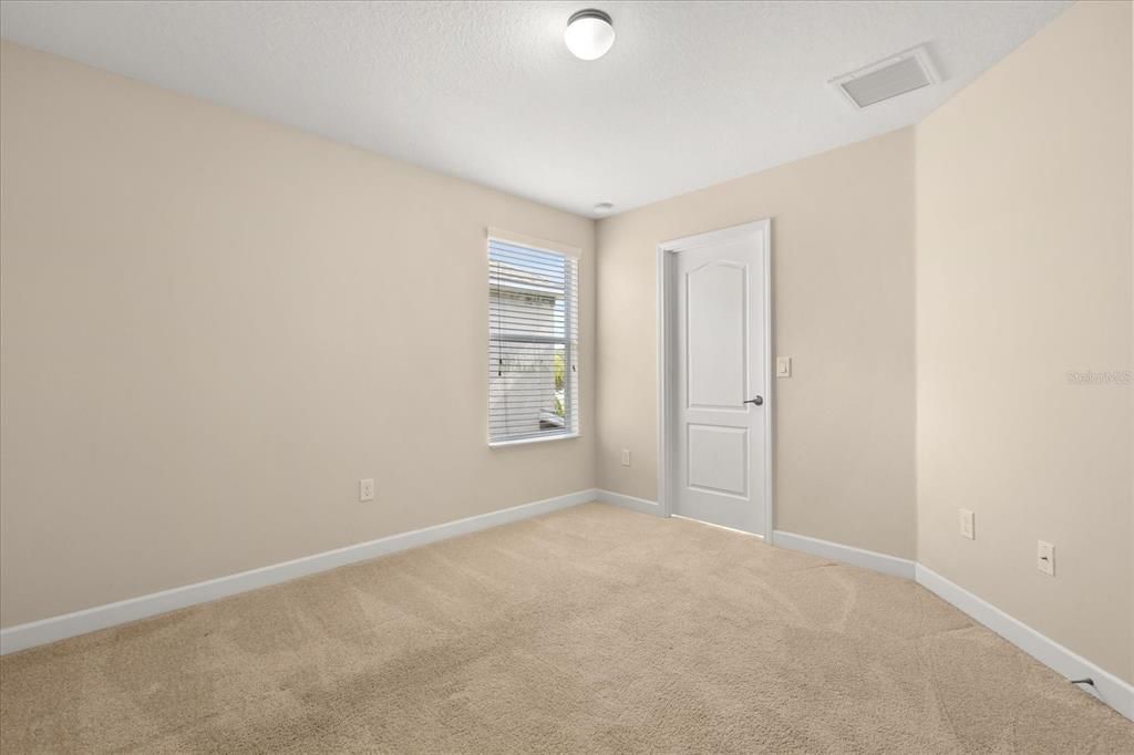 合同活跃: $2,750 (3 贝兹, 2 浴室, 2203 平方英尺)