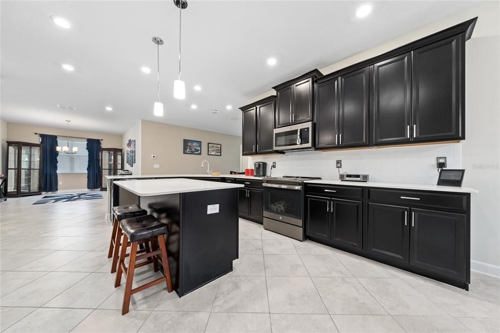 En Venta: $495,000 (4 camas, 3 baños, 2398 Pies cuadrados)