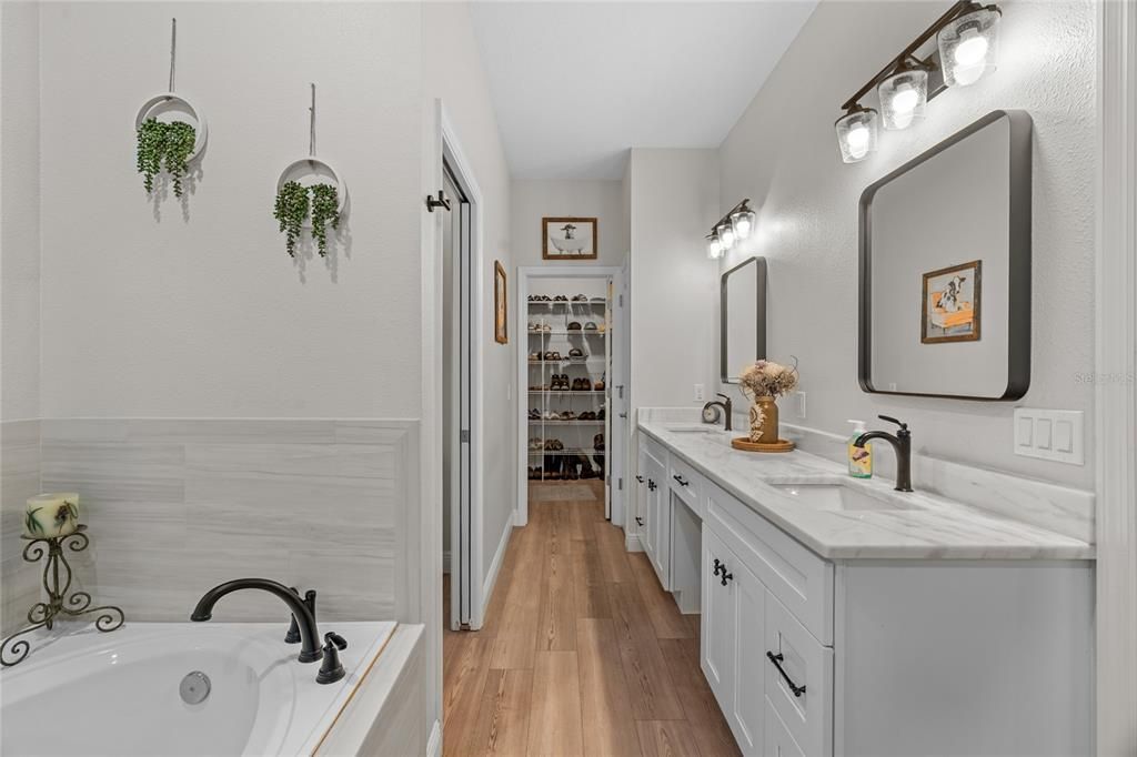 For Sale: $1,280,000 (3 beds, 2 baths, 2108 Square Feet)