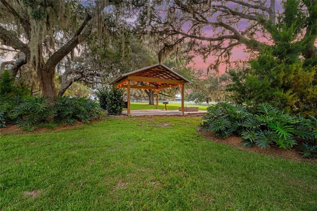 For Sale: $1,280,000 (3 beds, 2 baths, 2108 Square Feet)