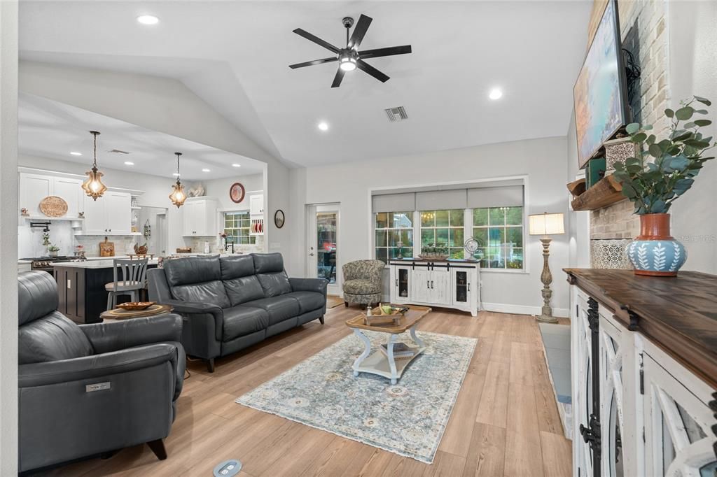 For Sale: $1,280,000 (3 beds, 2 baths, 2108 Square Feet)