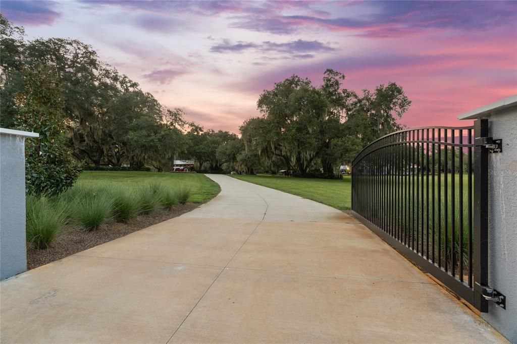 For Sale: $1,280,000 (3 beds, 2 baths, 2108 Square Feet)