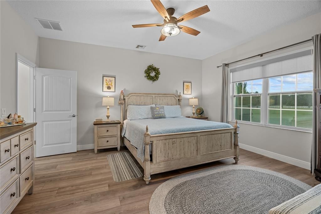 For Sale: $1,280,000 (3 beds, 2 baths, 2108 Square Feet)